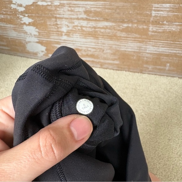 Lululemon Wunder Train High Rise Tight 31”
Black Work Out Running Womens 0 Tall - Picture 4 of 4